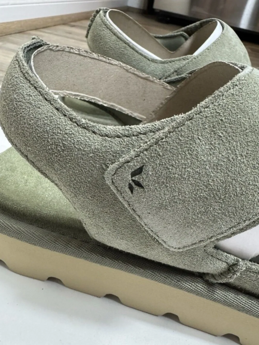Koolaburra by UGG Tizz Suede Platform Chunky Sandals Limewash Green